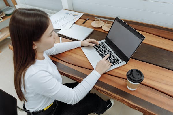 Uvolnění inovativních marketingových strategií pro startupy